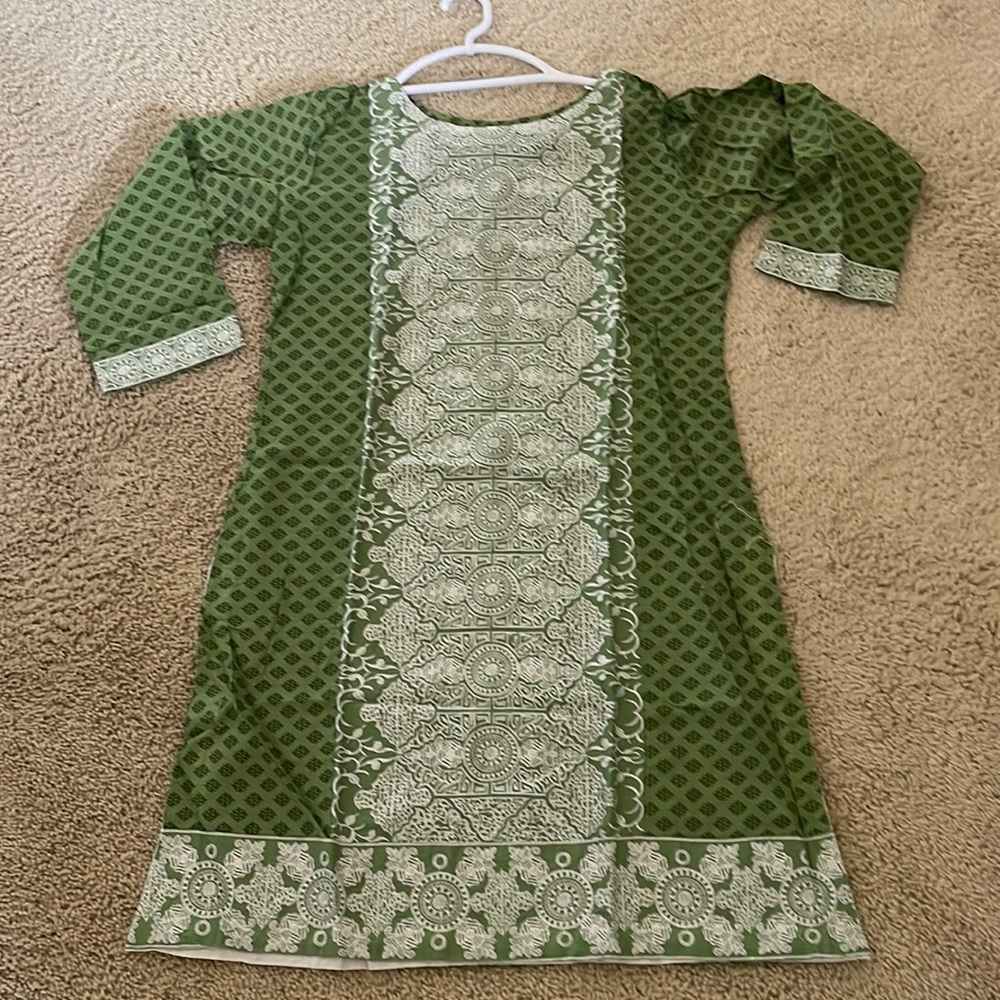 NWOT beautiful green with white color embroidery on the front. lawn shirt.